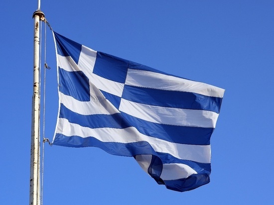 В Греции разразился скандал из-за новой формы сборной по футболу: нашли свастику