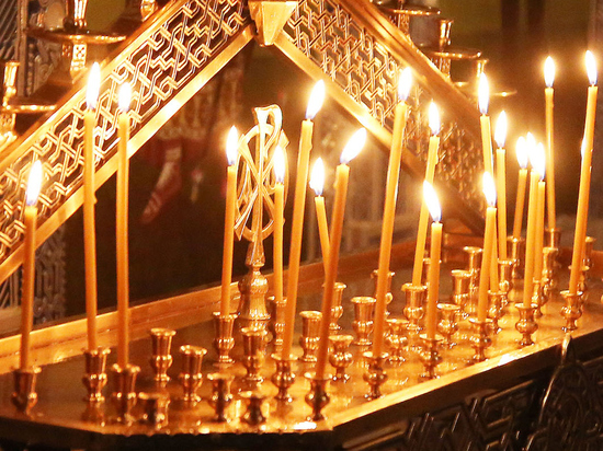 Мужчина купил в храме на Рублевке свечи, расплатившись фальшивой купюрой