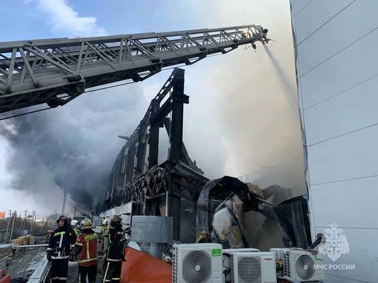 Локализован крупный пожар на заводе возле Екатеринбурга