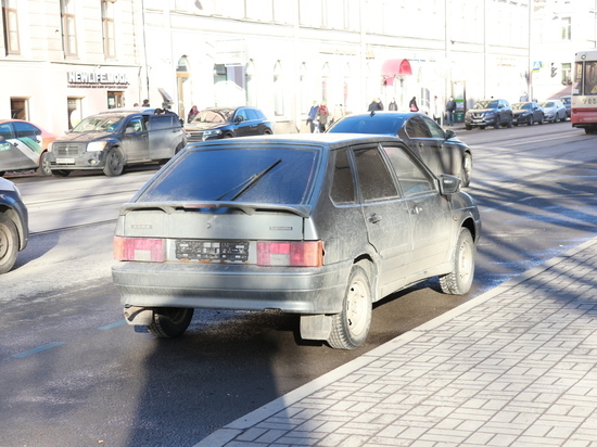 Продавцу подержанных авто в Петербурге готовы платить до 170 тысяч рублей