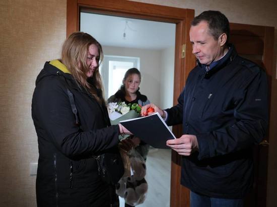 Первые 9 семей из Журавлевки получили новые квартиры в Белгородской области