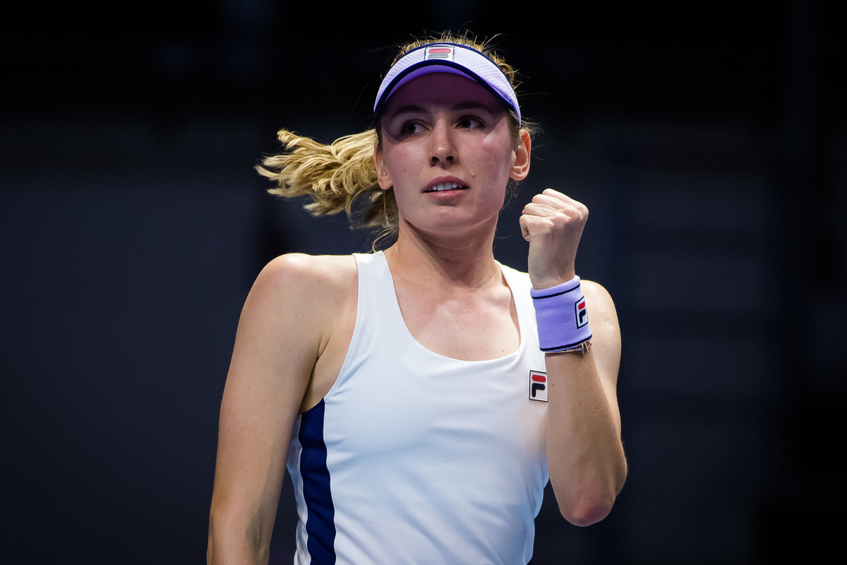 Александрова пробилась в третий круг теннисного турнира в Майами