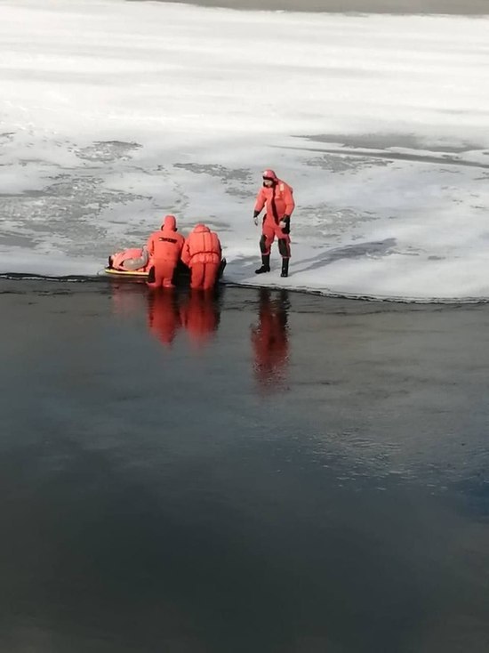 Вышедших на тонкий лед детей спасли в Кемерове