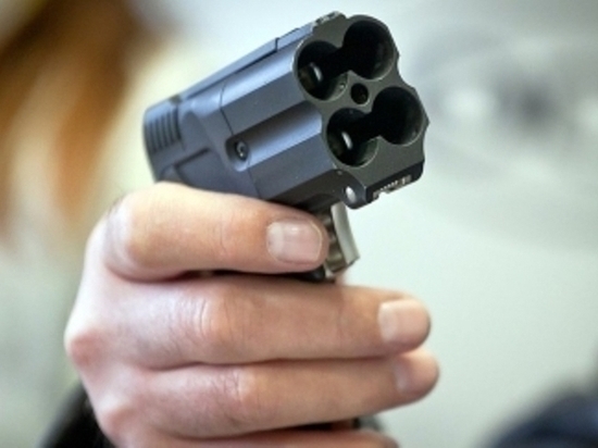 Ученик шестого класса принес в школу пневматический пистолет в Дзержинске