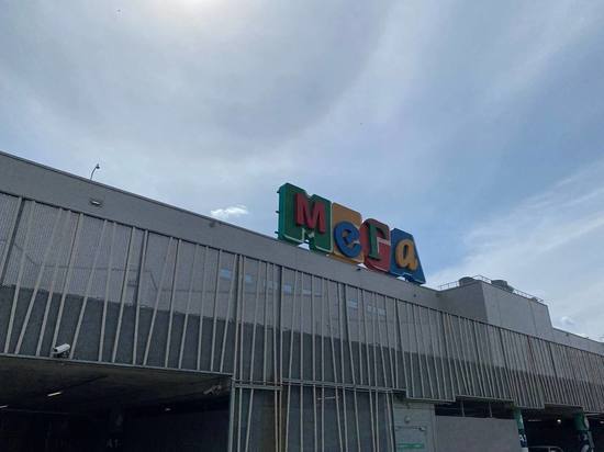 Посетителей эвакуировали из ТЦ «Мега Дыбенко» днем 25 марта