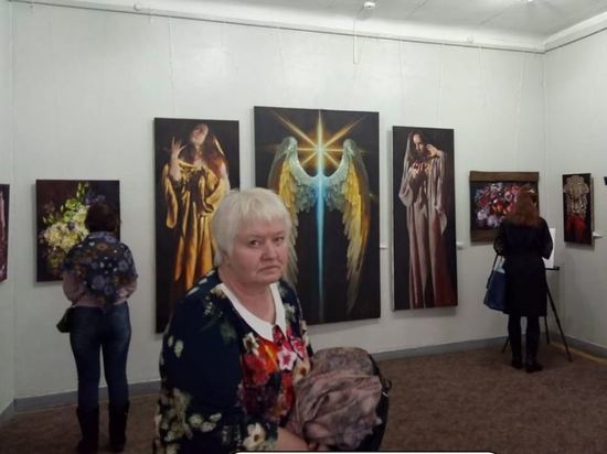 В Орле открыли выставку картин художницы Татьяны Калиничевой