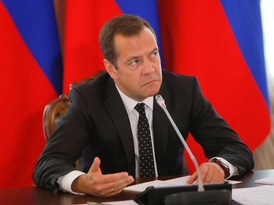 Медведев признал цену «Москвича» завышенной