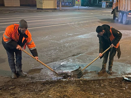 В Туле уборкой улиц занимаются 320 рабочих и более 130 единиц техники