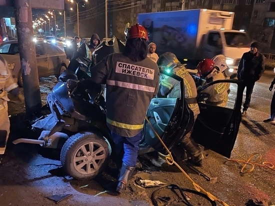 Массовое ДТП случилось в Ижевске с участием 3 автомобилей