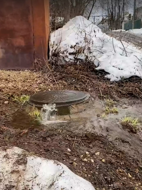 В Тверской области жители улицы боятся грозящего им потока из фекалий