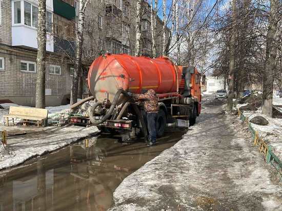 В Нижнем Новгороде ДУКи начали откачку паводковых вод