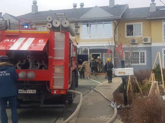 Пожар произошел в квартире двухэтажного дома в Южно-Сахалинске