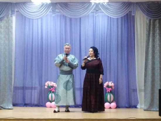 В Улан-Удэ артисты театра выступили в госпитале