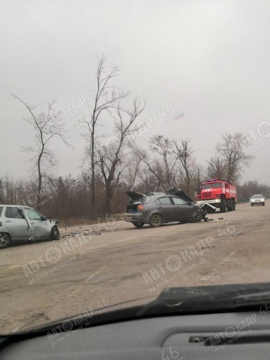 Под Курском в серьёзном ДТП пострадали люди