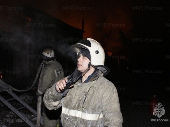 Заместитель Главы Хакасии снял взрыв во время пожара и призвал людей быть острожными с огнём