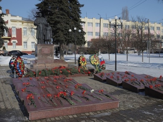 В поселке Чернянка Белгородской области приступили к благоустройству сквера