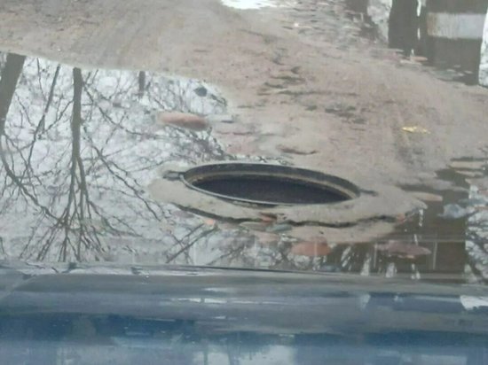 В Черняховске стали чаще пропадать крышки люков канализации