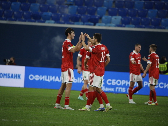 Сборная России по футболу опубликовала стартовый состав на матч с Ираком