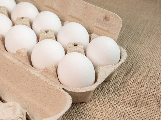 Для чего нужно трясти яйца перед их варкой: интересный кулинарный прием
