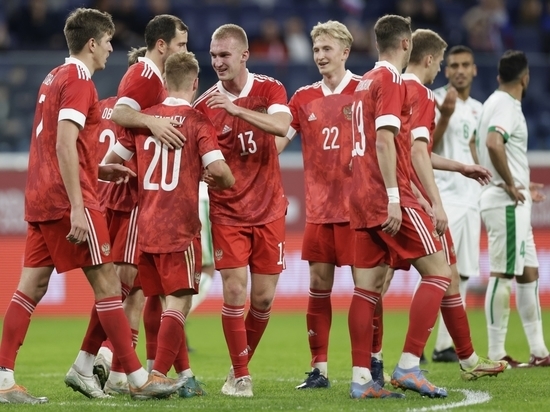 Сборная России провела второй товарищеский матч в календарном году, в котором встретилась с командой Ирака. В Санкт-Петербурге национальная дружина выиграла (2:0), одержав в первом за последние полтора года домашнем матче первую с сентября минувшего года победу. Решающий гол на счету полузащитника «Локомотива» Антона Миранчука, а его 18-летний одноклубник Сергей Пиняев забил свой первый мяч в составе национальной команды. «МК-Спорт» рассказывает о том, как проходила игра на «Газпром-Арене».