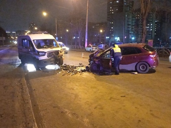 В Екатеринбурге в аварии со скорой помощью пострадали 5 человек