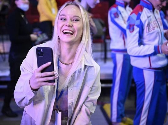 В десятку самых красивых российских спортсменок вошла воронежская гимнастка Ангелина Мельникова
