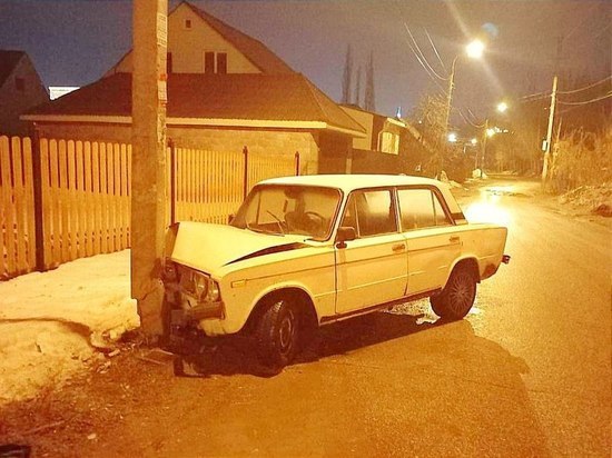 34-летний автомобилист из Уфы едва не погиб, врезавшись в столб
