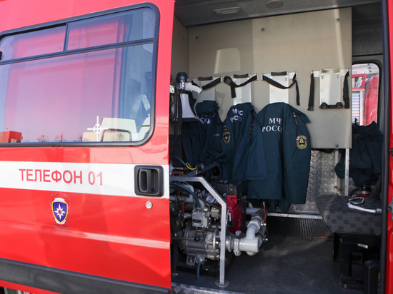 В Калининграде произошел пожар в водно-моторном клубе «Волна»