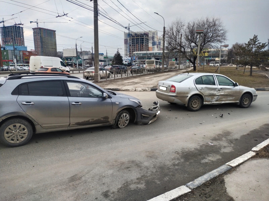 Два человека пострадали в ДТП со Skoda и Kia на Московском шоссе в Рязани