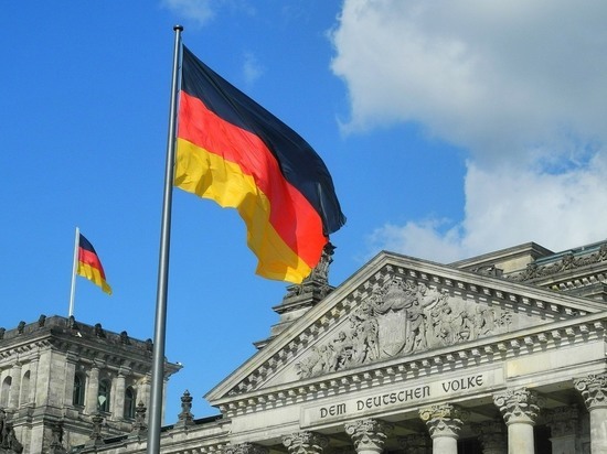 Правительство Германии опровергло планы выслать российских дипломатов