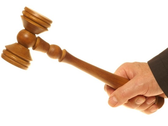 Жителя Праги решили судить за нашивку с буквой Z и символику «Вагнера»