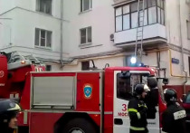 Жильцы дома 11а по Шмитовскому проезду, где в понедельник днем произошел серьезный пожар, связали его с заменой проводки
