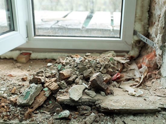 В Калининграде расселяют жильцов аварийного дома на Красной
