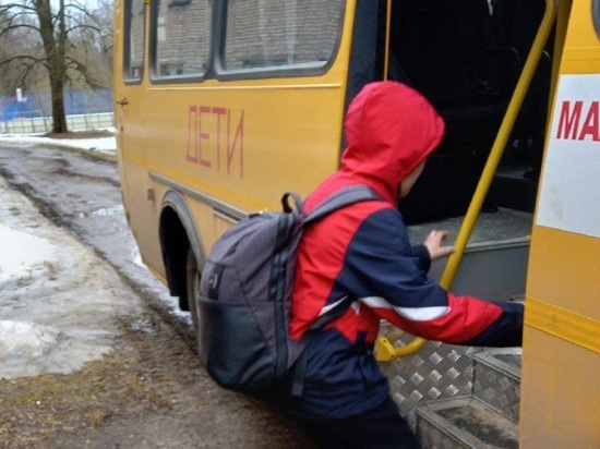 В Малоярославецком районе из-за подтопления детей вынужденно посадили в автобусы
