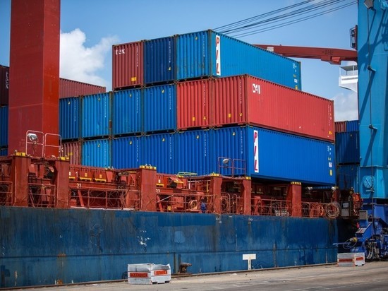 Часть акций морского торгового порта в Калининграде попали под арест