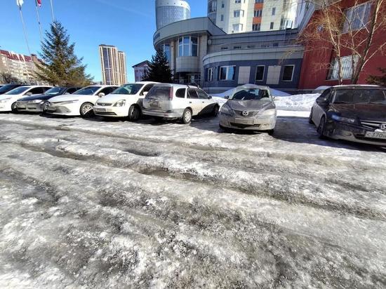 В Новосибирске за неделю на льду травмировались 74 человека