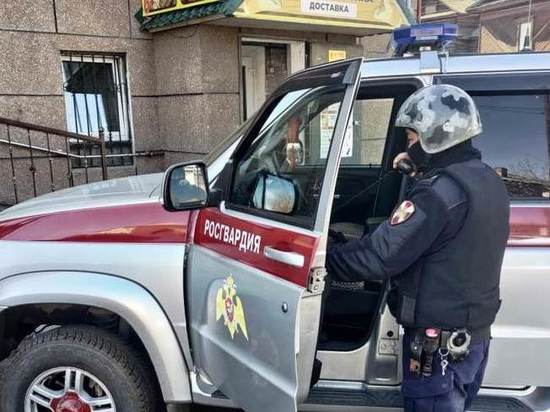В Улан-Удэ гражданин «под кайфом»  буянил в гостиничном номере