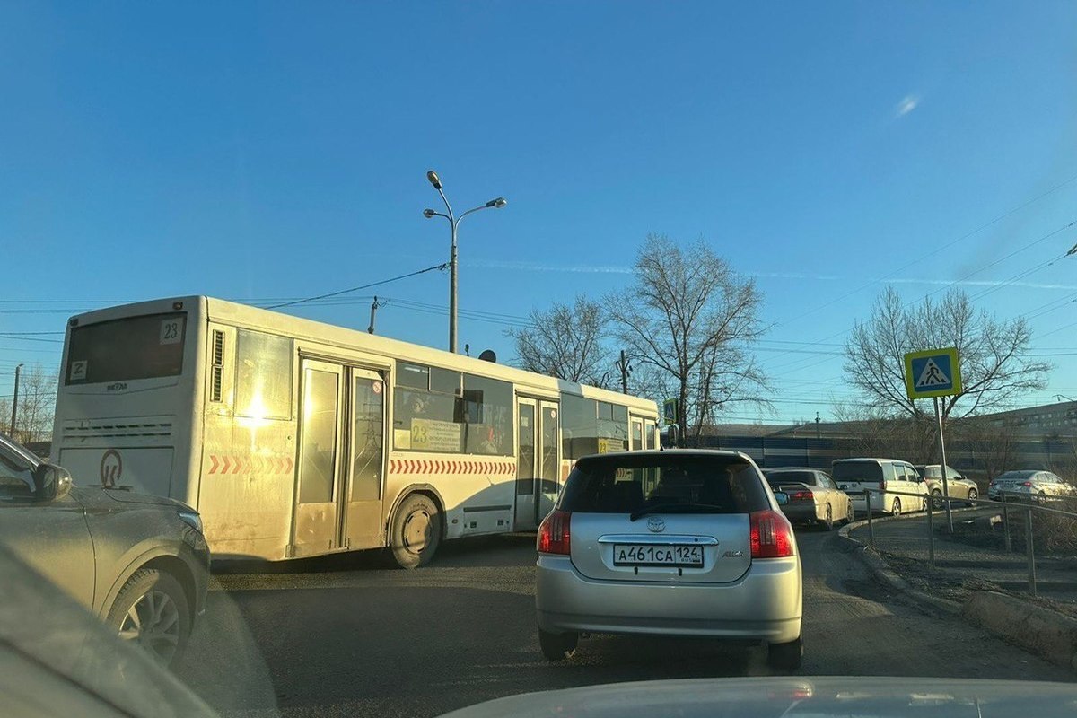 Пашенный обречен»: красноярцы требуют власть устранить многокилометровые  пробки - МК Красноярск