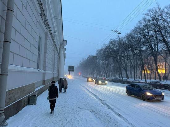 Главный синоптик Петербурга предупредил горожан о вечернем снегопаде