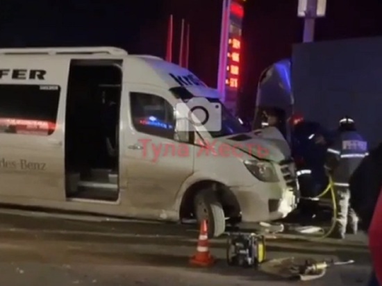 В тройном ДТП на улице Металлургов в Туле пострадали мужчина и женщина