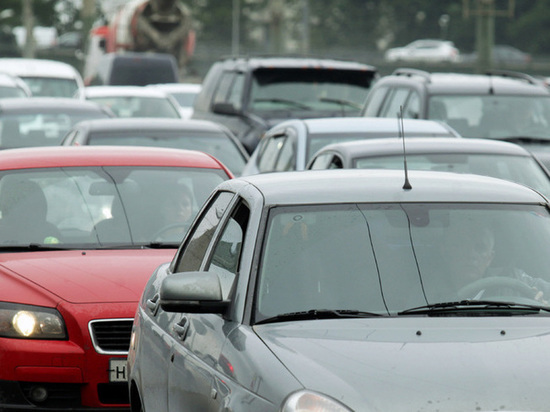 Новгородцы борются с аварийностью на дорогах посредством социальной рекламы