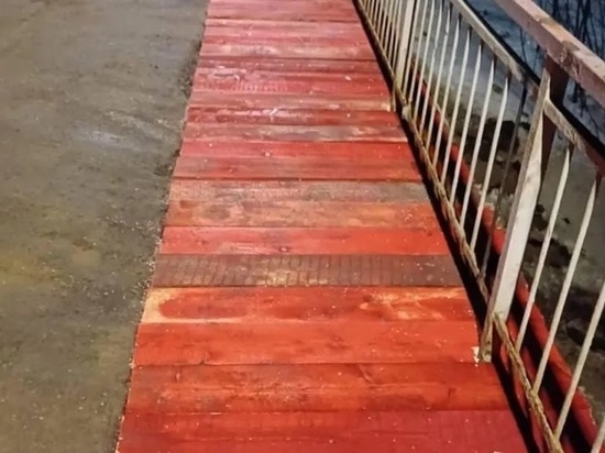 Деревянный настил установили при ремонте ж/д платформы в Одинцовском округе