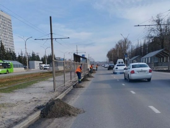 В Курске дорожное полотно чистят 54 единицы техники и 83 рабочих