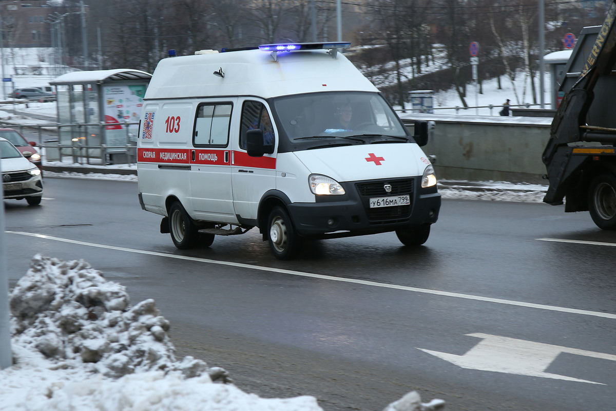 Девочка-подросток попала под машину в Одинцово - МК Московская область