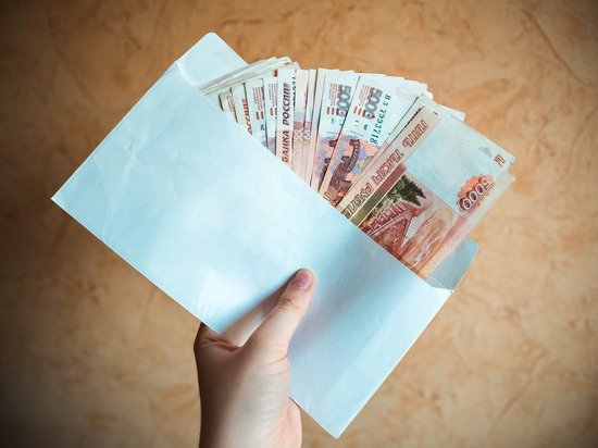 Тверской предприниматель заплатит почти три миллиона рублей за испорченный персидский ковер