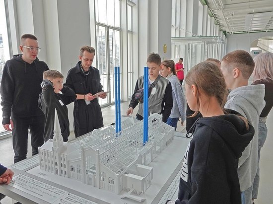 Челябинские подростки посетили уникальный культурный центр в Москве
