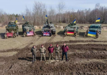 Министр обороны Украины Резников демонстративно обкатал танк Challenger-2, которые Киеву поставила Британия