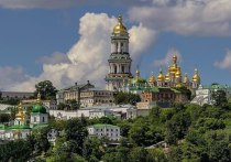 Всего лишь сутки остались в распоряжении монахов Киево-Печерской лавры, чтобы сделать окончательный выбор относительно дальнейшего места жительства