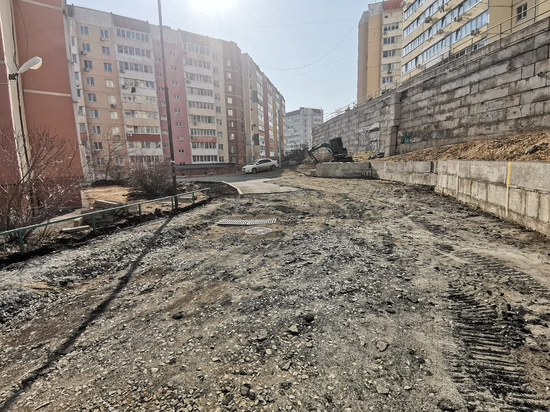Во Владивостоке стартовали работы по ремонту дворов