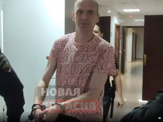 Суд в Абакане начал рассматривать дело журналиста Михаила Афанасьева
